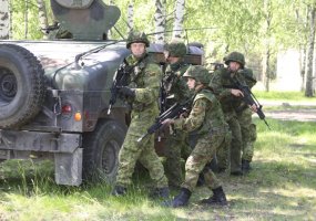 Pratybas „Kardo kirtis“ stebėjo žurnalistai ir  pratybų  svečiai  - 4