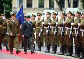 Į Lietuvą atvyko NATO karinio komiteto pirmininkas - 1