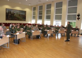 Baltijos šalių vyresnieji puskarininkiai seminare aptarė potrauminio streso sutrikimų keliamas... - 1