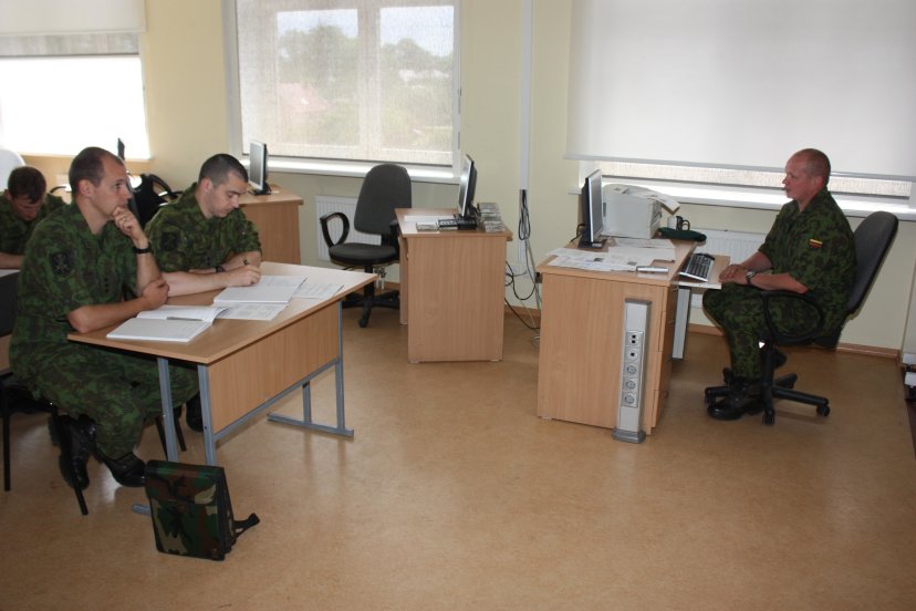 Lietuvos kariuomenės mokykloje prasidėjo ryšių ir informacinių sistemų karininkų rengimo kursas