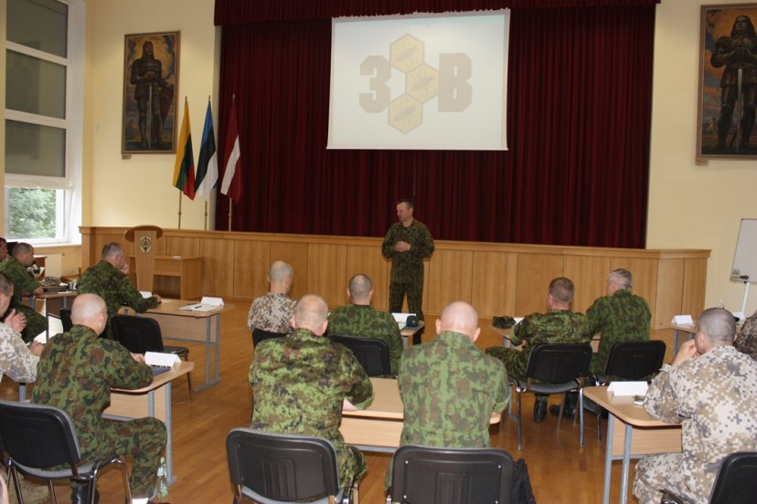 Baltijos šalių vyresnieji puskarininkiai seminare aptarė potrauminio streso sutrikimų keliamas...