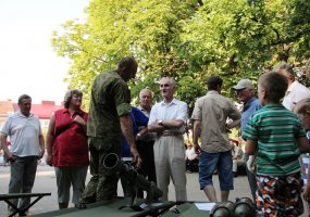 Karaliaus Mindaugo bataliono kariai kartu su miestelėnais dalyvavo Valstybės dienos renginiuose  - 1