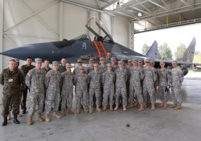 Aviacijos bazėje lankėsi JAV kadetų grupė - 3