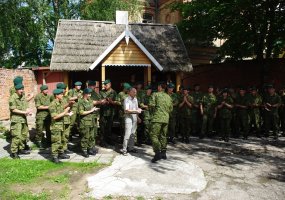 Karaliaus Mindaugo motorizuotojo pėstininkų bataliono kariai apsilankė Panevėžio kraštotyros... - 1