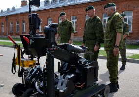 Inžinerijos batalione lankėsi Sausumos pajėgų vadas  - 1