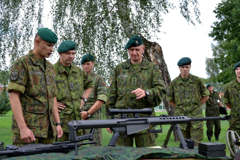 Inžinerijos batalione lankėsi Sausumos pajėgų vadas 