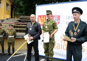 Kariai ir policininkai rungėsi sporto aikštynuose  - 6