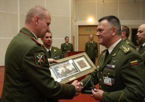 Sausumos pajėgų štabo viršininko pareigas eiti paskirtas plk. V. Malinionis - 1