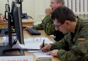 Oro gynybos bataliono kariai treniravosi vykdyti oro gynybos operacijas  - 2
