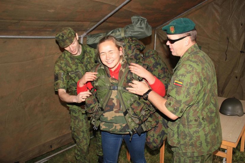 Lietuvos kariuomenės mokyklos kariai dalyvavo Kazlų Rūdos miesto šventėje