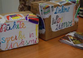 Ukmergėje - į misiją išvykstančių Lietuvos karių labdaros akcija „Megzti drabužėliai Afganistano... - 6
