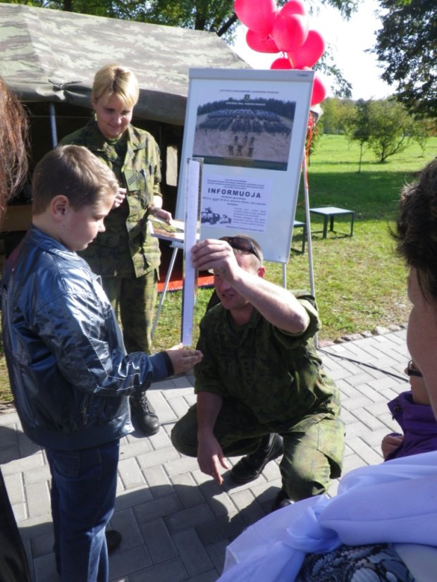 Širdies dienos minėjimo lankytojų fizinį pajėgumą tikrino Algirdo bataliono kariai
