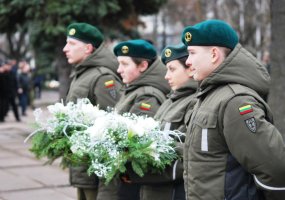 Šiauliuose kariuomenės dienos minėjimas palydėtas patrankos salvėmis - 3