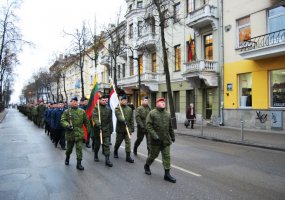 Šiauliuose kariuomenės dienos minėjimas palydėtas patrankos salvėmis - 5