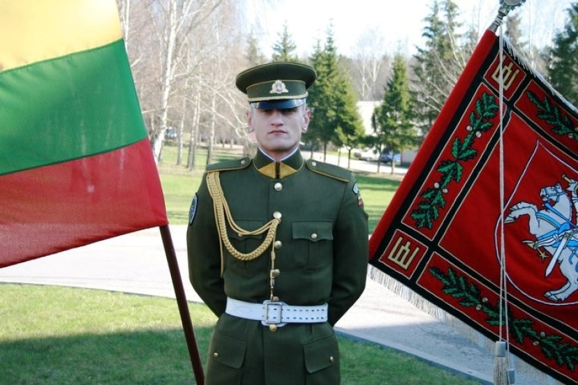 Lietuvos didžiojo kunigaikščio Gedimino štabo bataliono karys gelbėjo upėje skendusius žmones