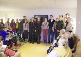 Panevėžio kariai ir skautai lankė senolius - 1