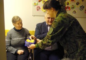 Panevėžio kariai ir skautai lankė senolius - 3