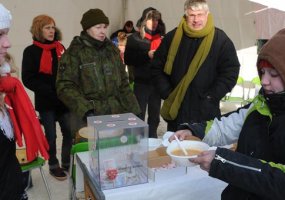 Lietuvos kariai prisidėjo prie labdaros akcijos „Maltiečių sriuba 2012 - 1