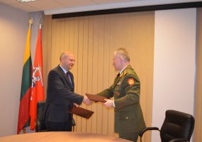 Kariuomenės ir vidaus reikalų sistemos padalinių bei Muitinės departamento bendradarbiavimas -... - 4
