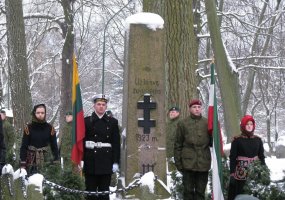 Sausumos pajėgų kariniai vienetai - istorinio ryšio tęsėjai ir tradicijų puoselėtojai - 1