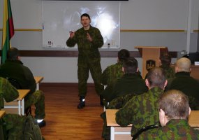 Krašto apsaugos savanorių pajėgų karininkai mokėsi planuoti inžinerines kliūtis - 2