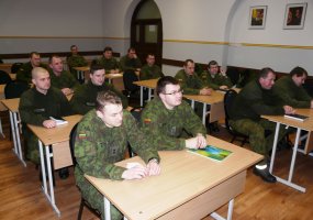 Krašto apsaugos savanorių pajėgų karininkai mokėsi planuoti inžinerines kliūtis - 4