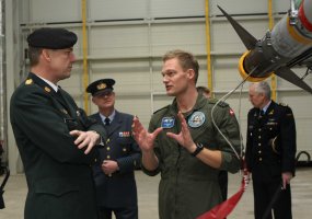 Aviacijos bazėje Šiauliuose lankėsi Danijos kariuomenės vadas - 2