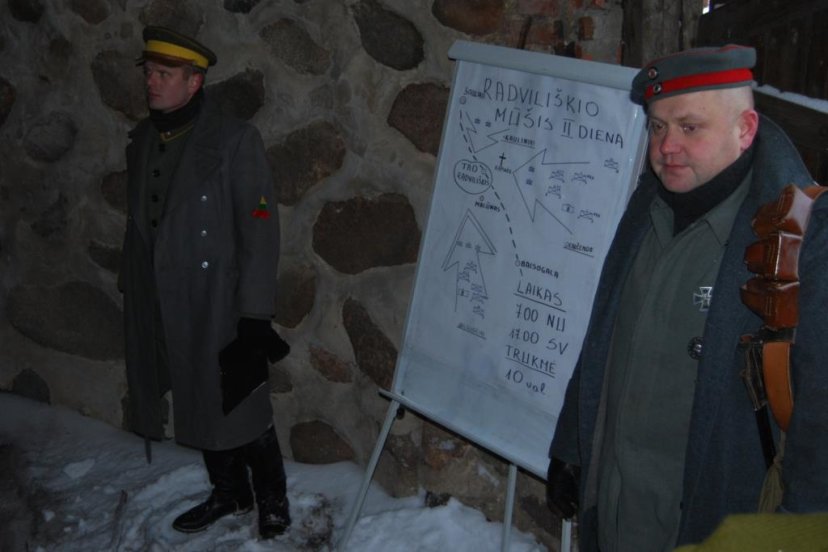Sausumos pajėgų kariniai vienetai - istorinio ryšio tęsėjai ir tradicijų puoselėtojai