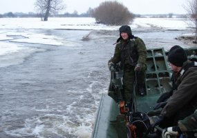 Kariai tęsia pagalbą nuo potvynio nukentėjusiems gyventojams - 5