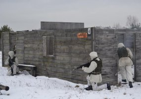 Kairių poligone vyko Karinių jūrų pajėgų Jaunesniųjų karininkų vadų mokymų dalyvių žiemos... - 2