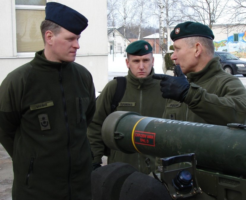 Lietuvos kariuomenės vadas lankėsi Oro gynybos batalione