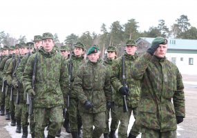 Mokomajame pulke prisiekė Bazinį kario savanorio įgūdžių kursą baigę kariai - 5
