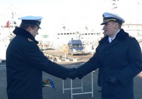 Karinių jūrų pajėgų Karo laivų flotilėje vyko aprūpinimo laivo N42 „Jotvingis“ vadų pasikeitimo... - 1