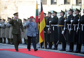 Lietuva Vokietijos kariuomenei siūlo pasinaudoti tranzitine infrastruktūra traukiantis iš... - 1