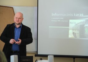 Vyko Sausumos pajėgų nekinetinių operacijų pajėgumo specialistų studijų laikotarpis - 3