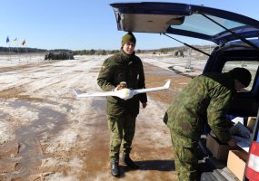 Kariūnų sukurtas bepilotis žvalgybinis orlaivis padėjo kariams ruoštis tarptautinei operacijai... - 1