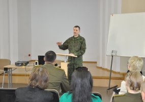 Baltijos šalių karo psichologai per padidinamąjį stiklą pažvelgė į dalinių mikroklimatą - 1