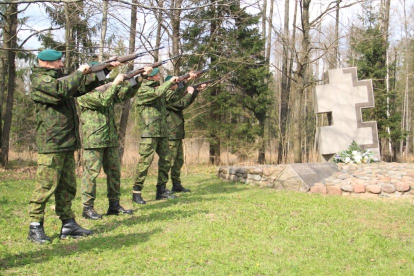 Sausumos pajėgų karininkai susipažino su partizano Juozo Lukšos – Daumanto kova dėl Lietuvos...