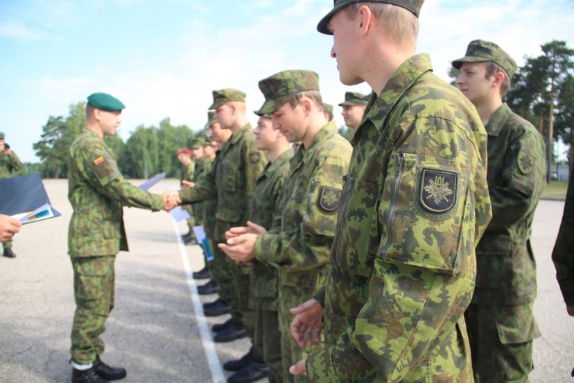 Kariai savanoriai sėkmingai baigė pėstininkų skyriaus vado - vyr. šaulio kursą