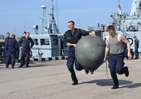 Karinių jūrų pajėgų kariai rungėsi jūrinės praktikos rungčių varžybose - 1