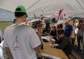 Ignalinoje taikinių ieškojo nuotoliniu būdu pilotuojami orlaiviai ir kilo raketos - 3