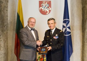 Lietuvoje lankosi NATO Vyriausiasis sąjungininkų pajėgų transformacijos vadas - 2