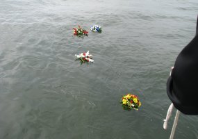 Karinių jūrų pajėgų kariai dalyvavo žuvusiųjų jūroje pagerbimo ceremonijoje  - 4