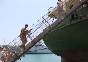 Lietuvos kariai pradėjo saugoti maisto siuntas į Somalį gabenantį laivą - 3