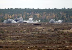 Pabradės poligoną drebino gausios minosvaidžių salvės, baigėsi pratybos „Ugninis griausmas 2013 - 1