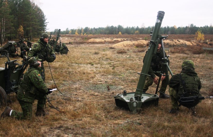 Pabradės poligone pratybų „Ugninis griausmas 2013“ metu aidės minosvaidžių salvės