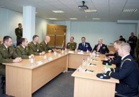 Sausumos pajėgų štabe lankėsi Jungtinių Amerikos Valstijų Pensilvanijos nacionalinės gvardijos... - 1