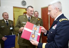 Sausumos pajėgų štabe lankėsi Jungtinių Amerikos Valstijų Pensilvanijos nacionalinės gvardijos... - 5