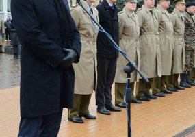 Ruklos įgulos kariai Jonavos mieste iškilmingai paminėjo Lietuvos kariuomenės dieną  - 2