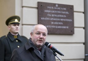 Pastatas Gedimino prospekte Vilniuje primins apie Lietuvos kariuomenės atkūrimą - 1